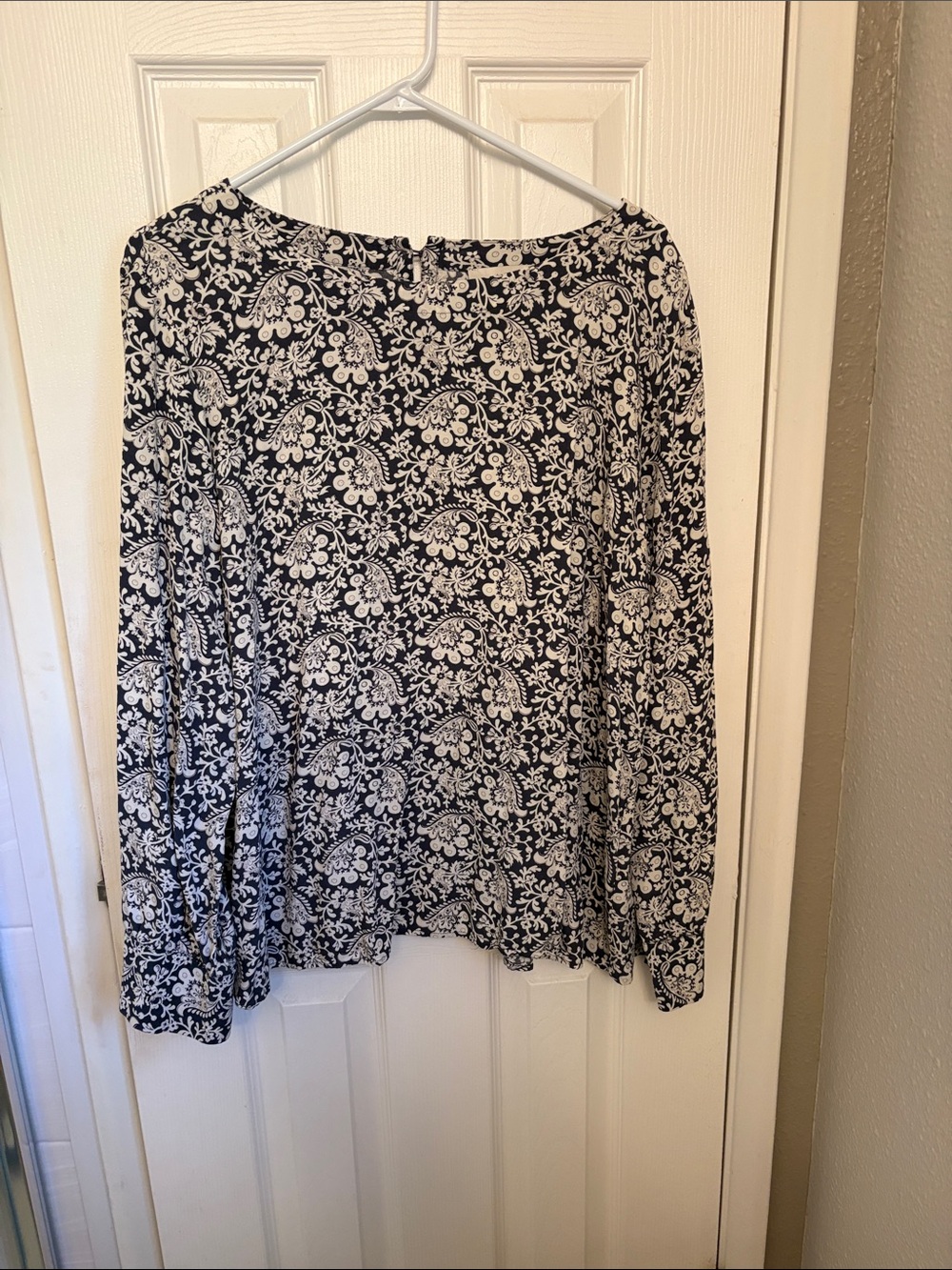Womens Loft Navy and White Paisley Long-Sleeve Blouse XL